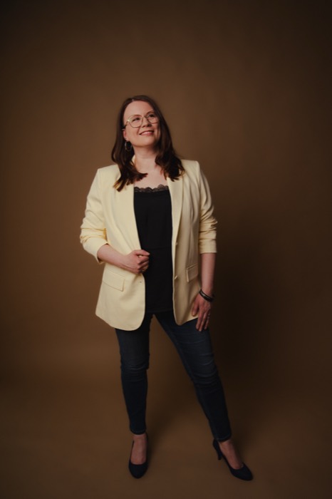 Sara Suvela, kokovartalokuva
